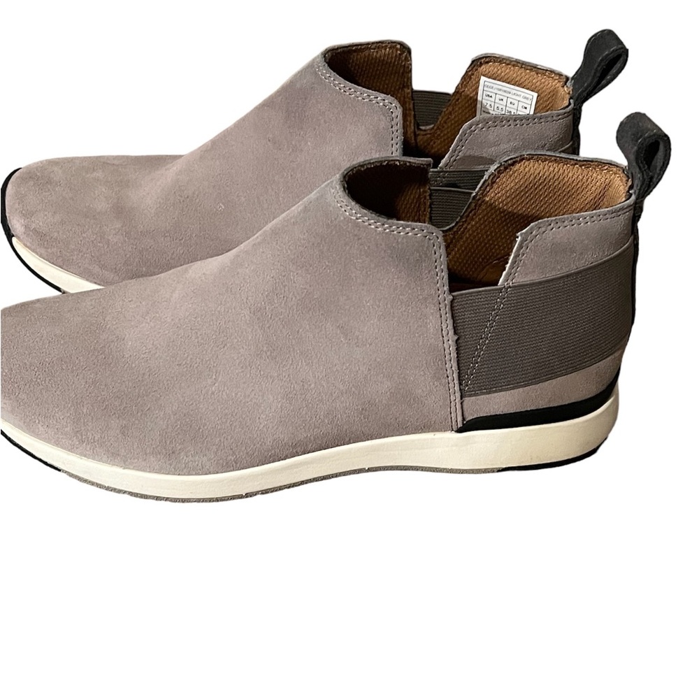 Vionic CeCe light grey casual sneaker bootie size 7.5